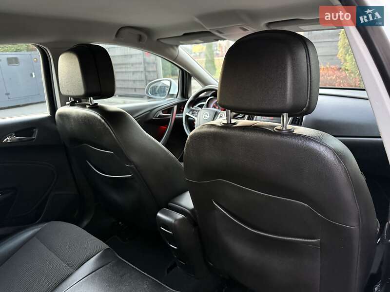 Хэтчбек Opel Astra 2014 в Стрые