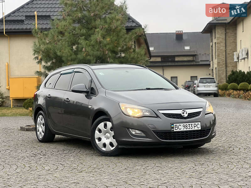 Opel Astra 2011 Opel Astra 2011