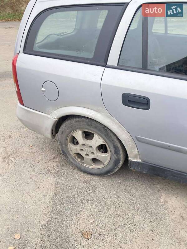 Универсал Opel Astra 2000 в Бориславе