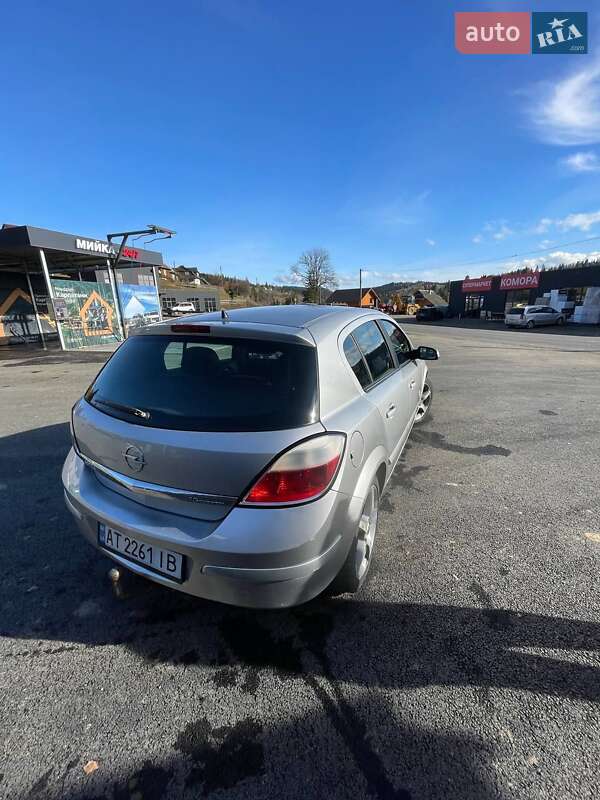 Хетчбек Opel Astra 2004 в Яремчі