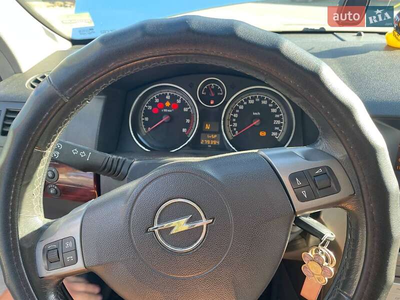 Хетчбек Opel Astra 2004 в Яремчі