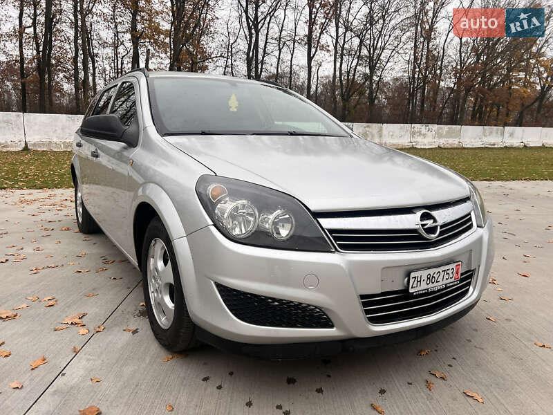 Opel Astra 2010