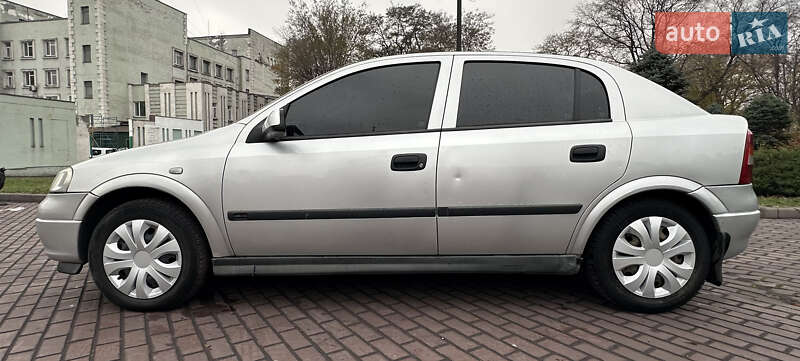 Хэтчбек Opel Astra 2004 в Днепре