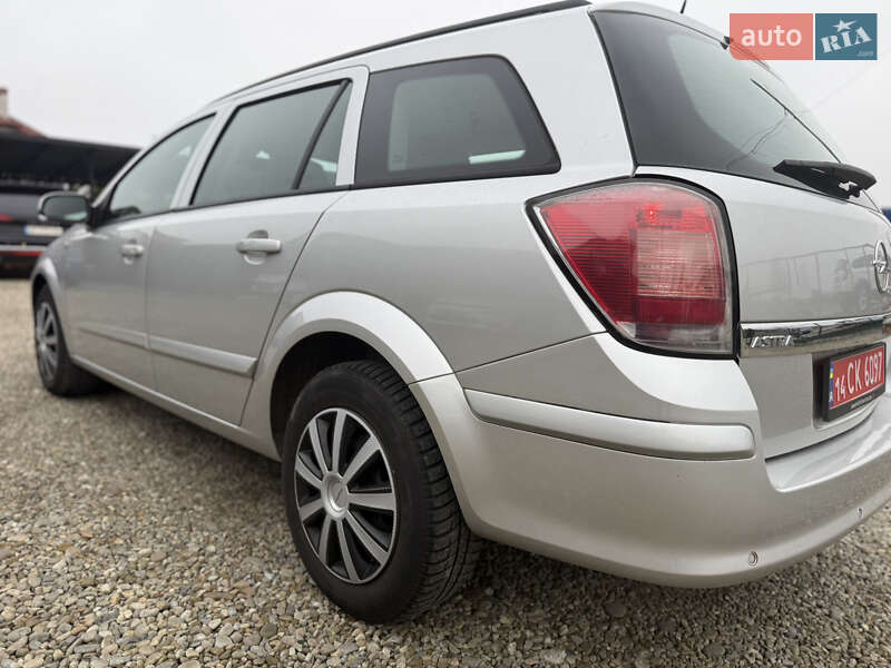 Универсал Opel Astra 2006 в Калуше