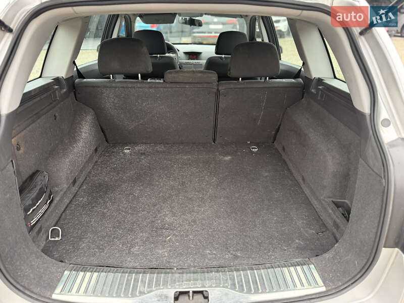 Универсал Opel Astra 2006 в Калуше