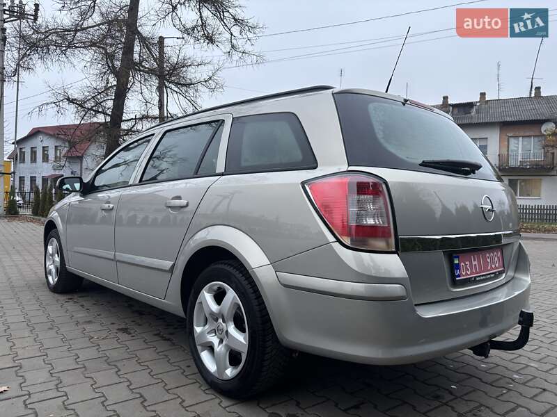 Универсал Opel Astra 2008 в Луцке