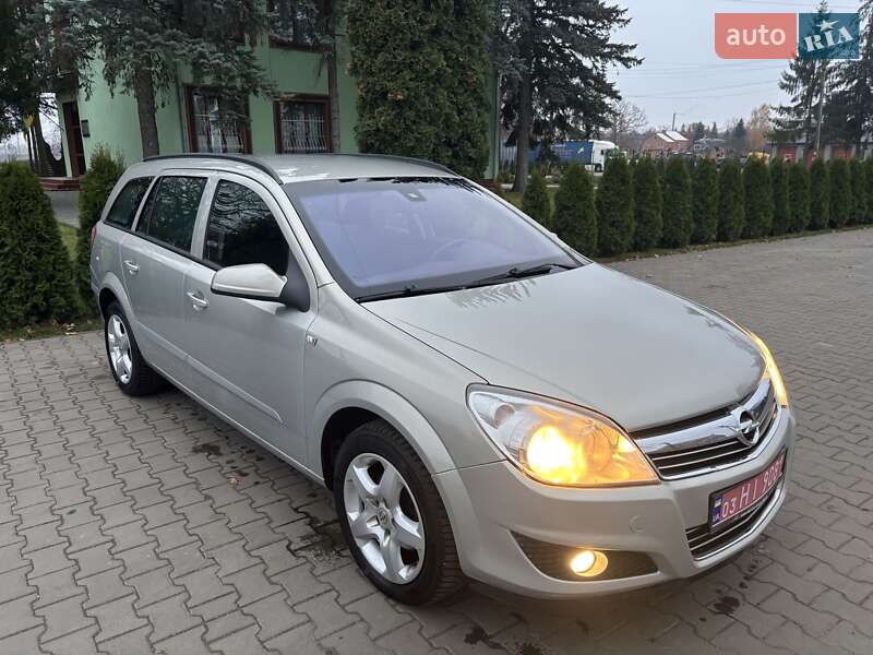 Универсал Opel Astra 2008 в Луцке