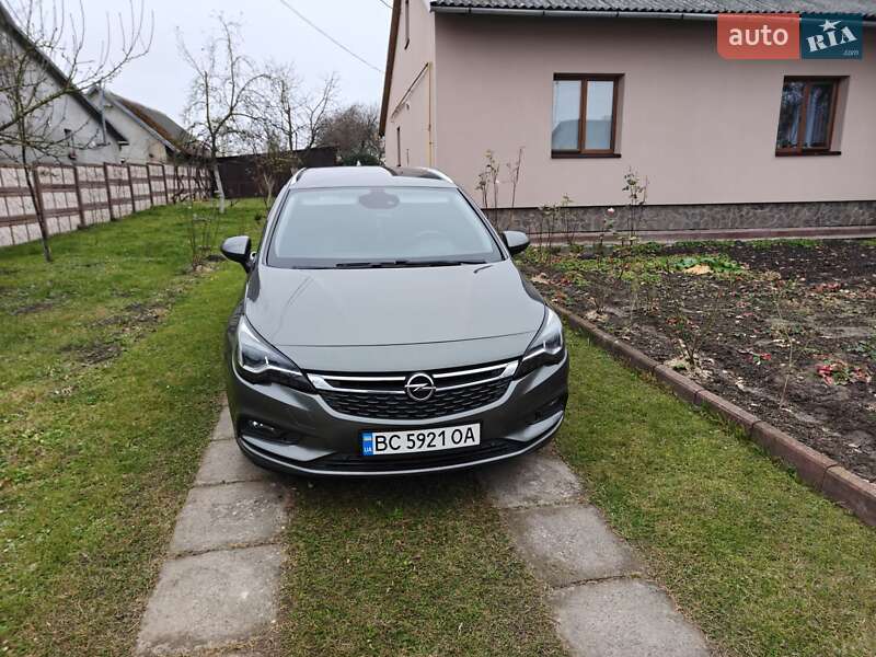 Універсал Opel Astra 2016 в Львові