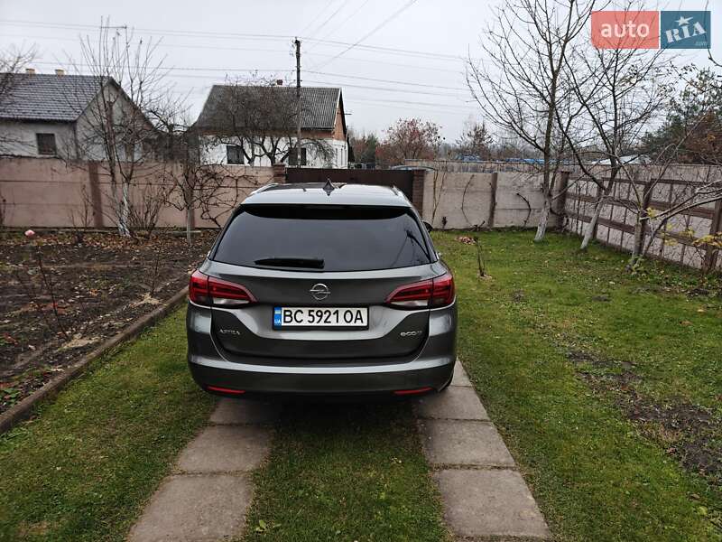 Універсал Opel Astra 2016 в Львові