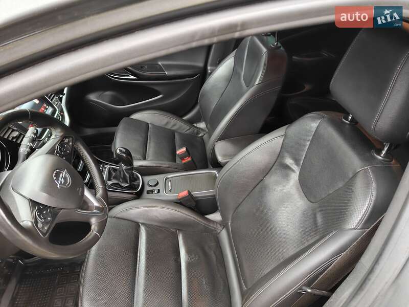 Універсал Opel Astra 2016 в Львові