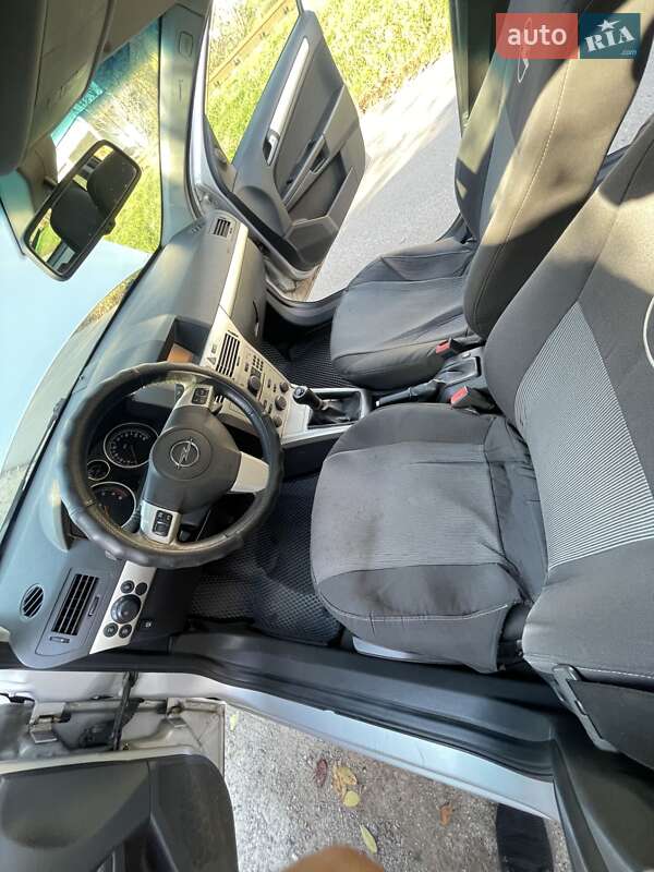 Універсал Opel Astra 2008 в Вінниці