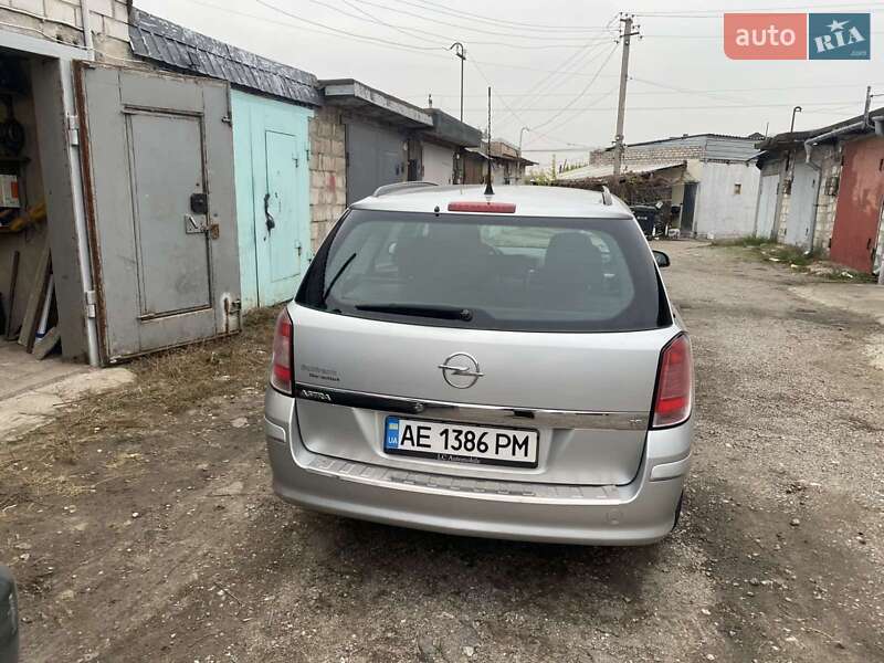 Універсал Opel Astra 2008 в Кам'янському