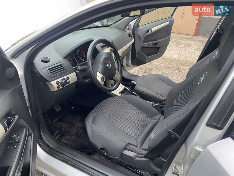 Універсал Opel Astra 2008 в Кам'янському