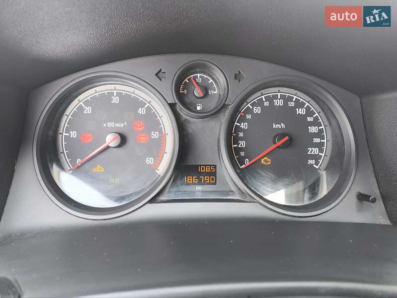 Универсал Opel Astra 2012 в Луцке