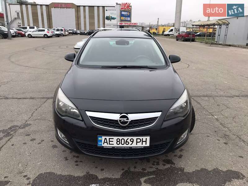 Універсал Opel Astra 2011 в Харкові