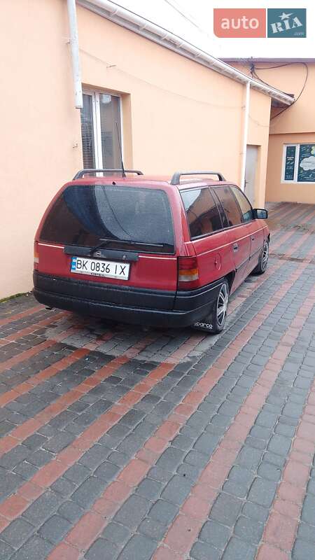 Універсал Opel Astra 1994 в Рівному