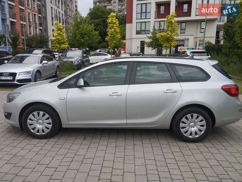 Универсал Opel Astra 2015 в Львове