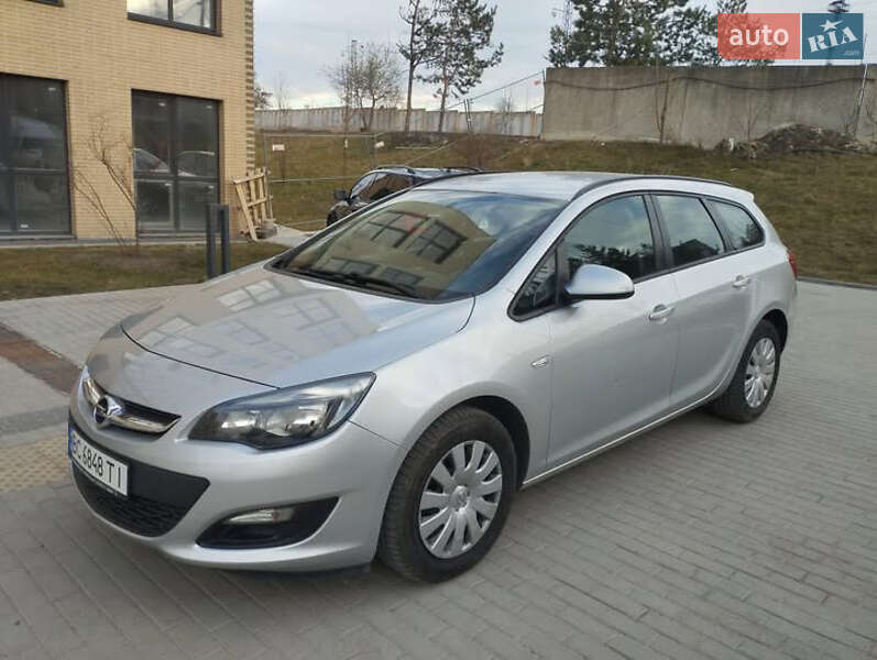 Универсал Opel Astra 2015 в Львове
