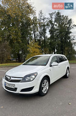 Универсал Opel Astra 2010 в Киеве