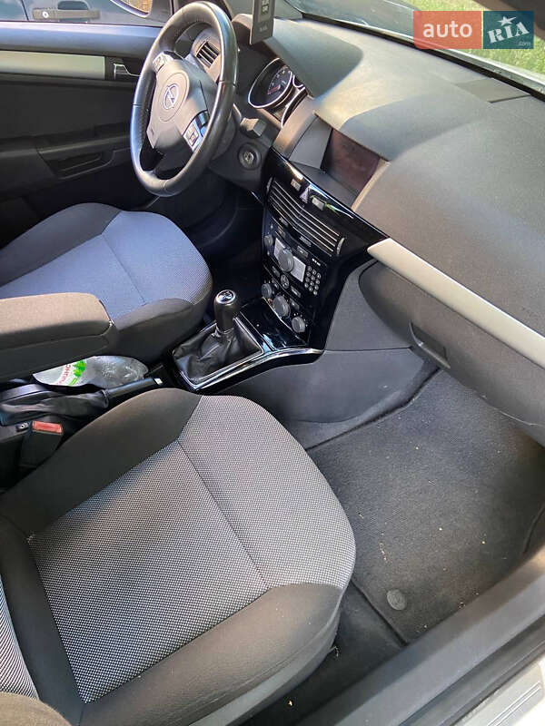 Універсал Opel Astra 2010 в Києві фото 16 Універсал Opel Astra 2010 в Києві