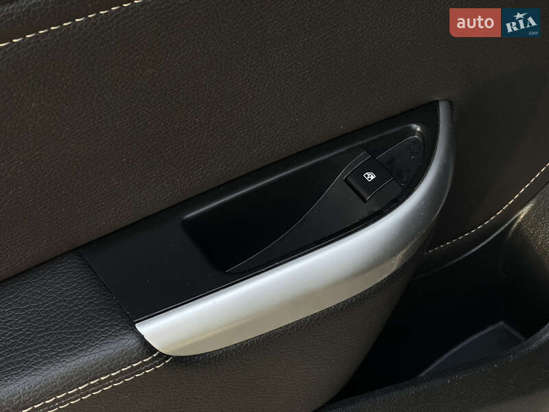 Універсал Opel Astra 2012 в Рівному