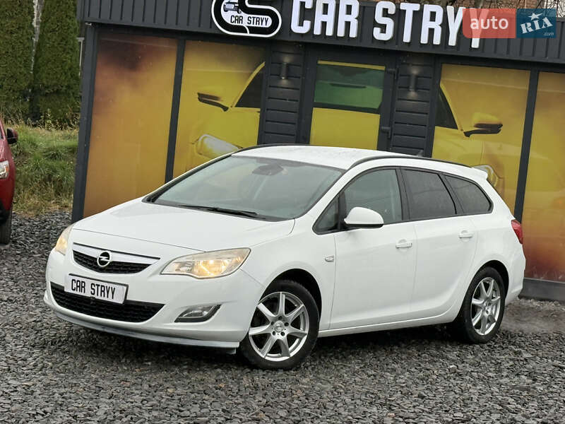 Універсал Opel Astra 2011 в Стрию