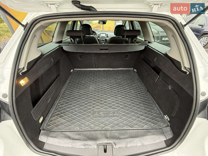 Універсал Opel Astra 2011 в Стрию