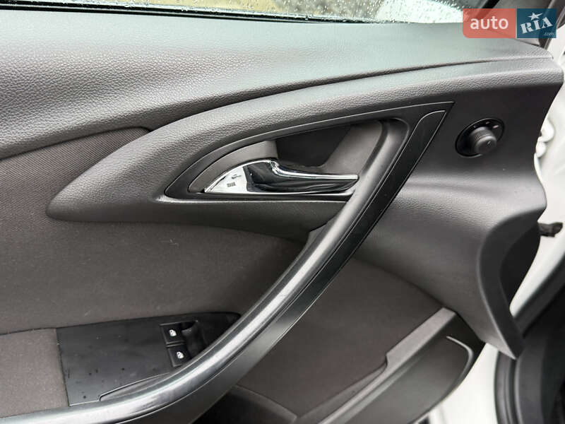 Універсал Opel Astra 2011 в Стрию