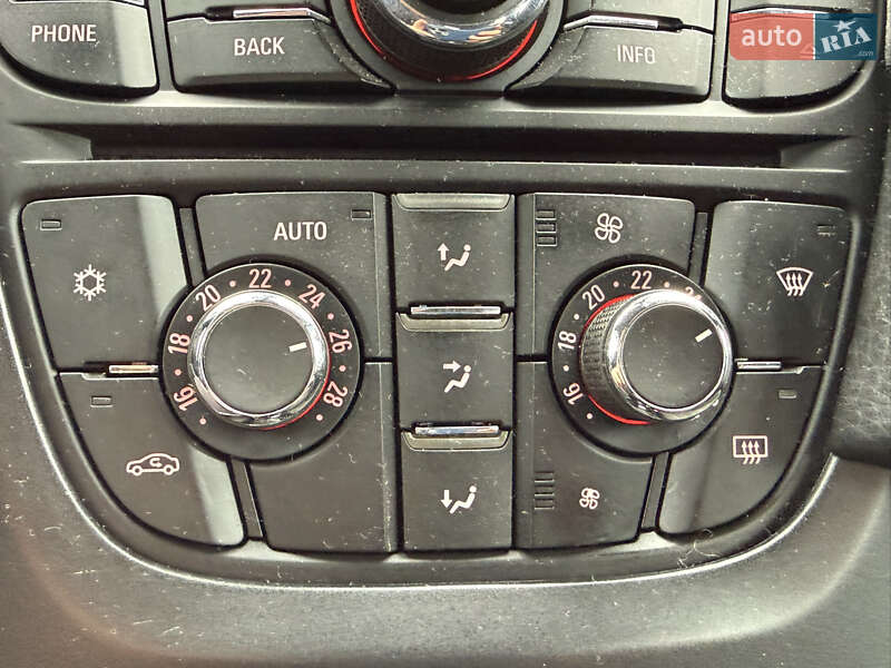 Універсал Opel Astra 2011 в Стрию