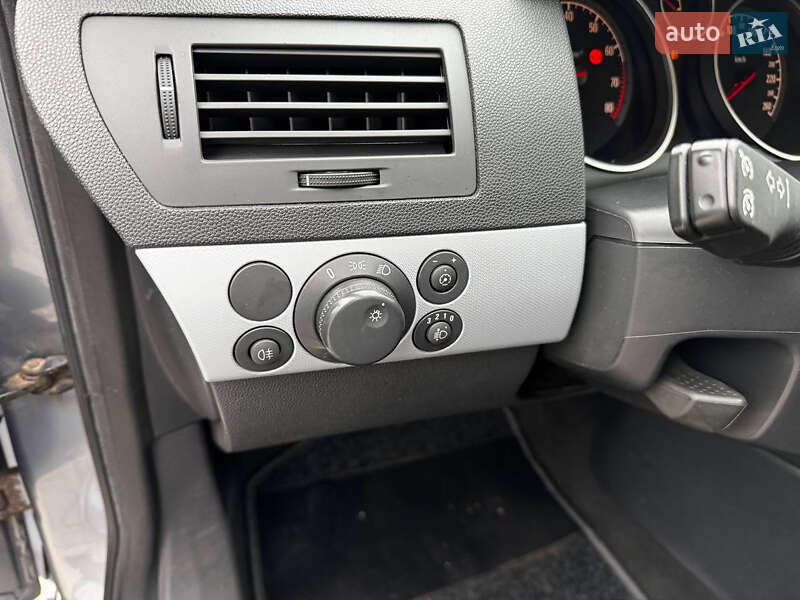 Универсал Opel Astra 2007 в Днепре