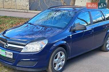 Универсал Opel Astra 2010 в Ивано-Франковске