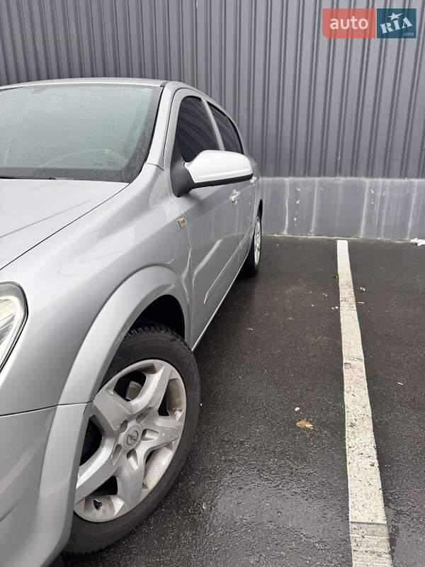 Хетчбек Opel Astra 2007 в Києві фото 8 Хетчбек Opel Astra 2007 в Києві