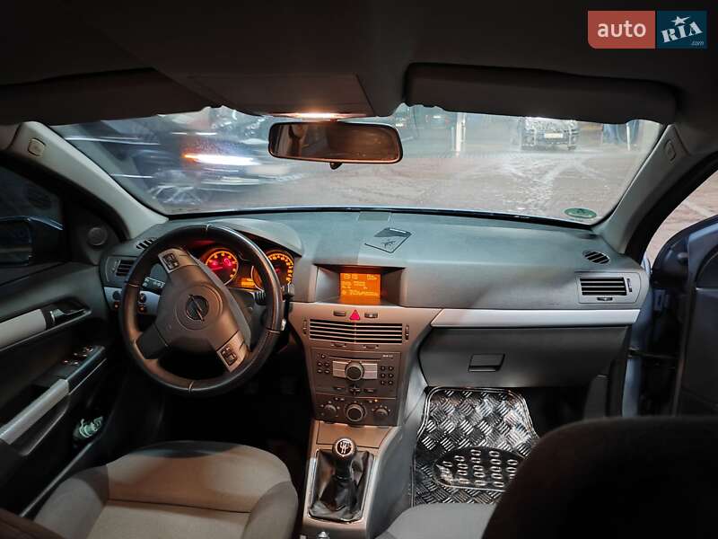 Хетчбек Opel Astra 2006 в Рівному фото 3 Хетчбек Opel Astra 2006 в Рівному