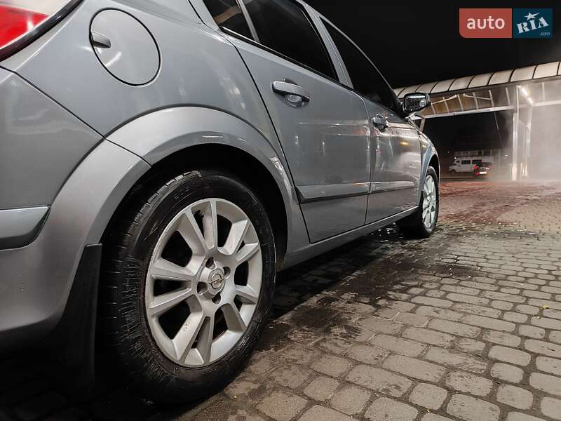 Хетчбек Opel Astra 2006 в Рівному фото 8 Хетчбек Opel Astra 2006 в Рівному