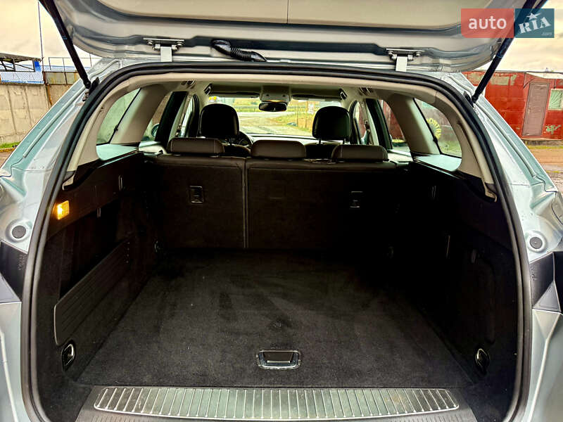 Універсал Opel Astra 2013 в Рівному