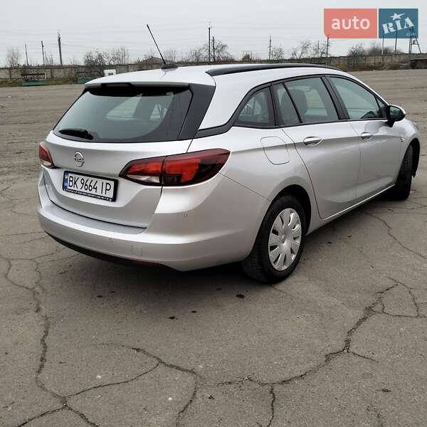 Универсал Opel Astra 2019 в Ровно