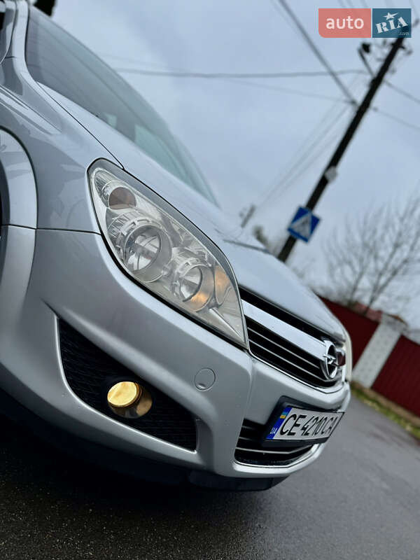 Універсал Opel Astra 2008 в Чернівцях