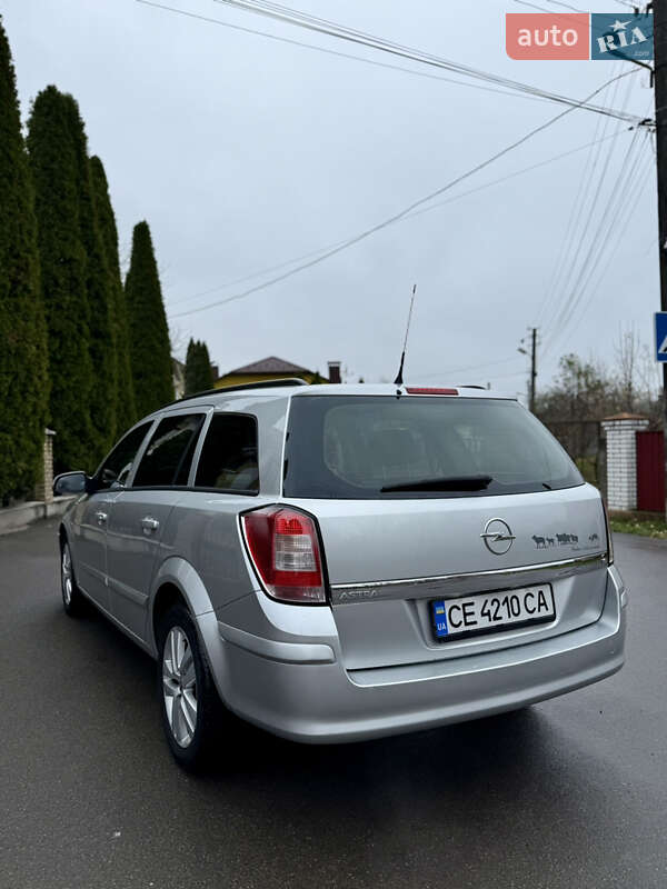 Універсал Opel Astra 2008 в Чернівцях