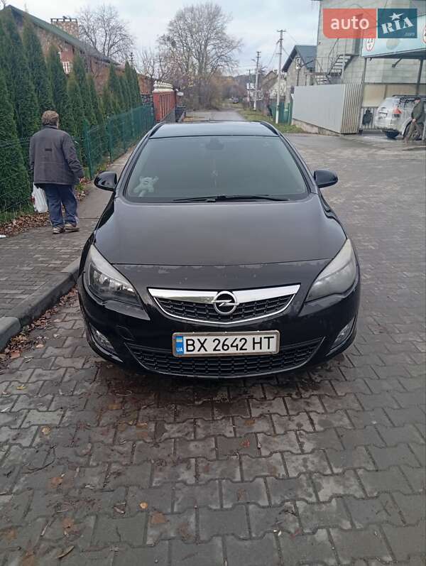 Opel Astra 2011