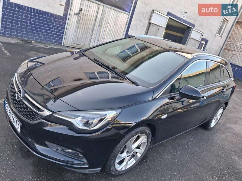 Универсал Opel Astra 2017 в Львове