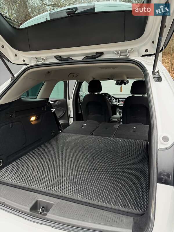 Універсал Opel Astra 2018 в Полтаві