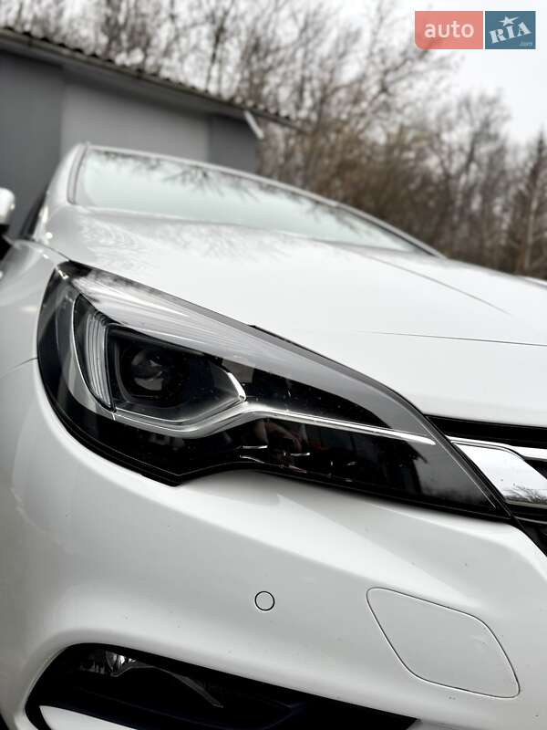 Універсал Opel Astra 2018 в Полтаві