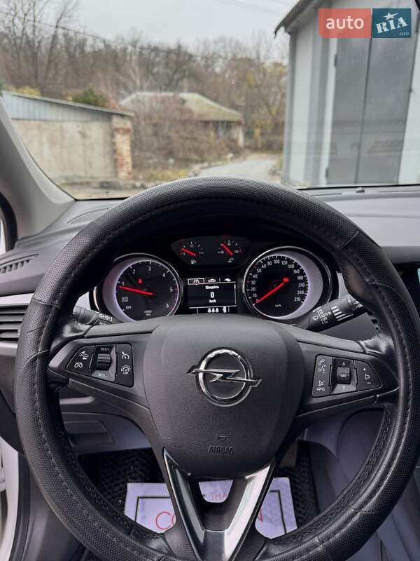 Універсал Opel Astra 2018 в Полтаві