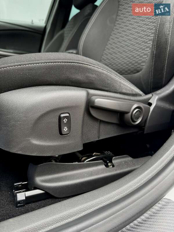 Універсал Opel Astra 2018 в Полтаві