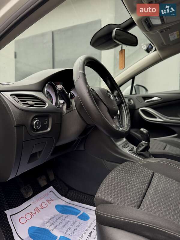 Універсал Opel Astra 2018 в Полтаві