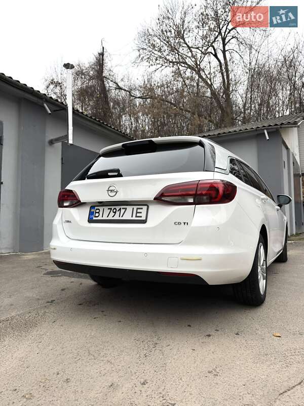 Універсал Opel Astra 2018 в Полтаві