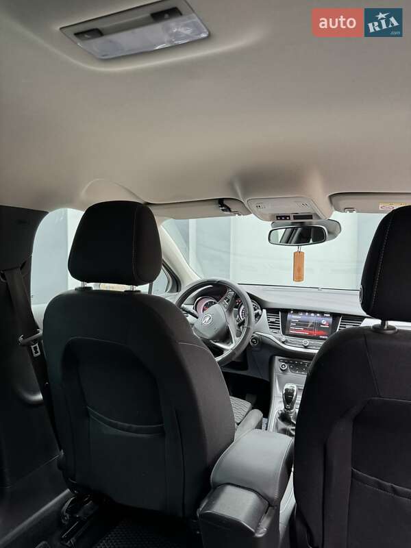 Універсал Opel Astra 2018 в Полтаві