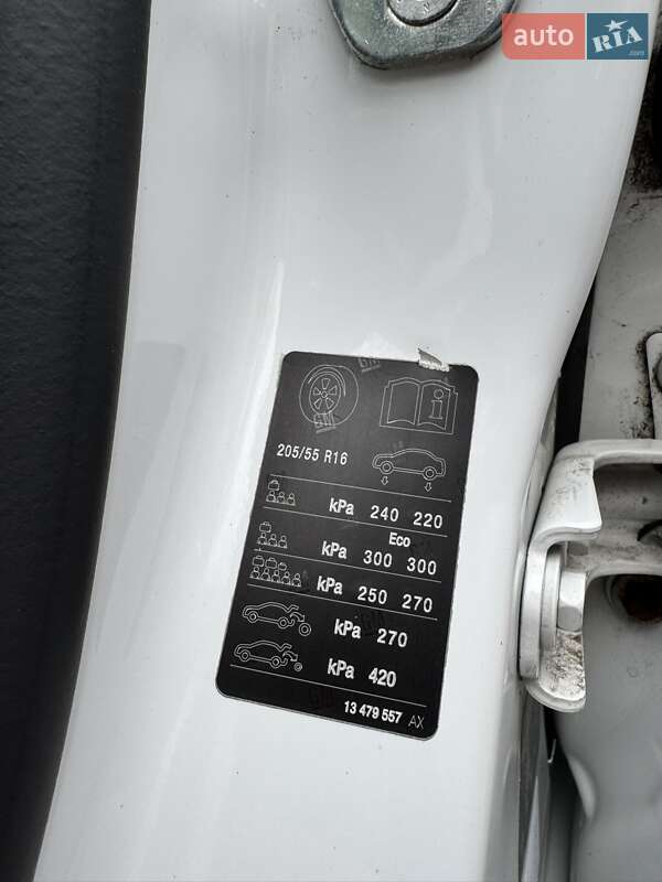 Універсал Opel Astra 2018 в Полтаві