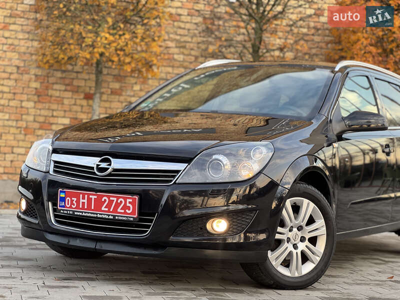 Універсал Opel Astra 2009 в Луцьку