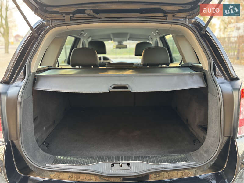 Універсал Opel Astra 2009 в Луцьку